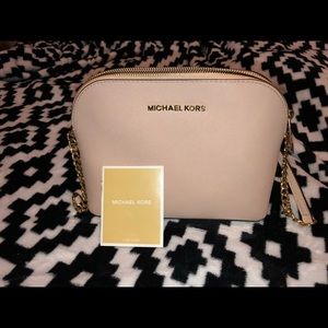 Michael Kors Cindy Large Crossbody
